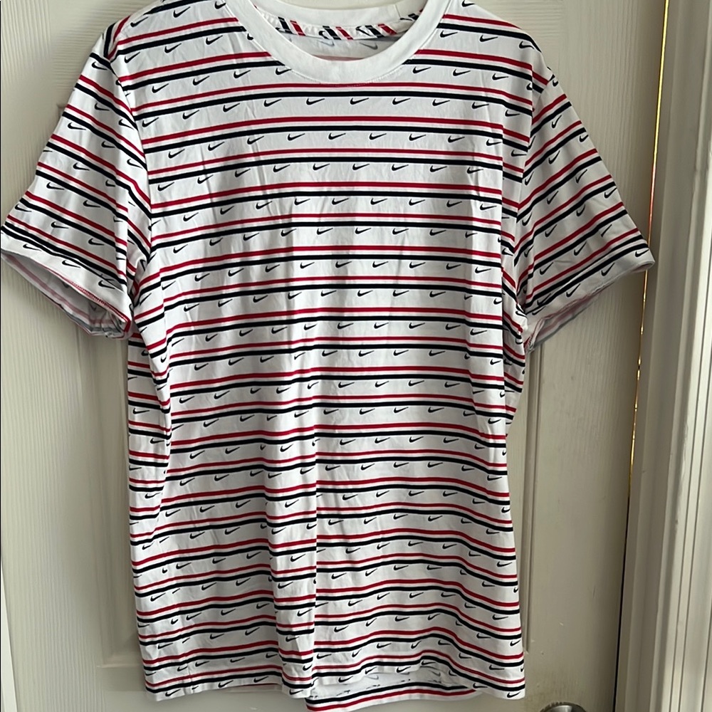 Nike Men's Striped White T-Shirt